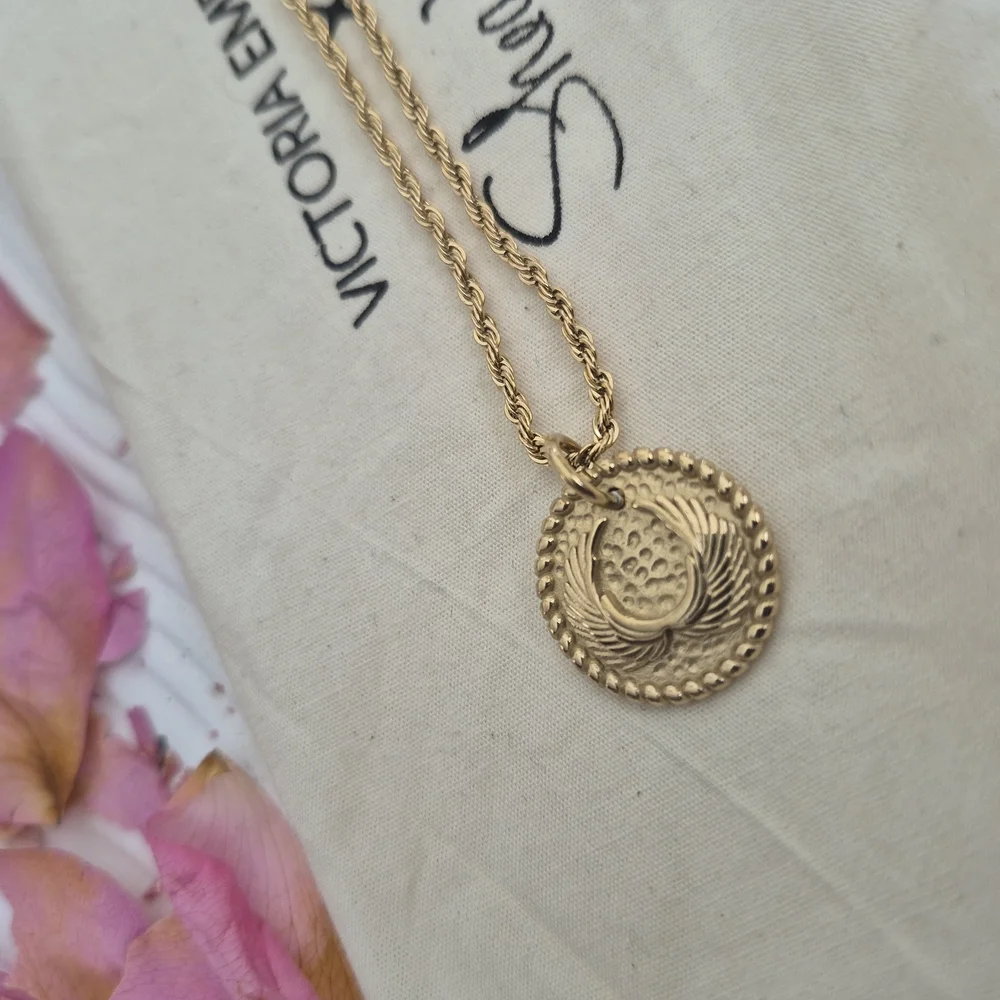 Victoria Emerson Gold Pendant Necklace - Picture 5 of 5